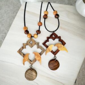 Wooden Amen ‌Bird